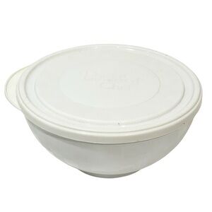The Pampered Chef White 3 Cup Plastic Bowl‎ with Lid